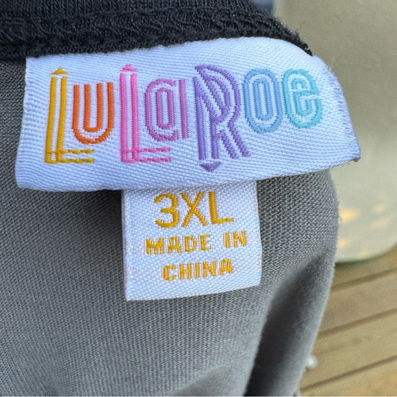 EUC LuLaRoe Randy Women’s Size 3XL 3/4 solid black sleeve Shirt Top gray body - Picture 3 of 6